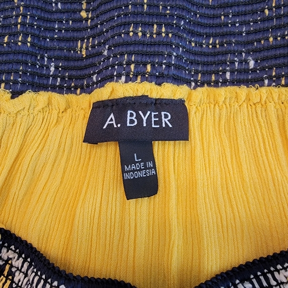 A.Byer yellow over the shoulder top. Size large - Picture 4 of 7